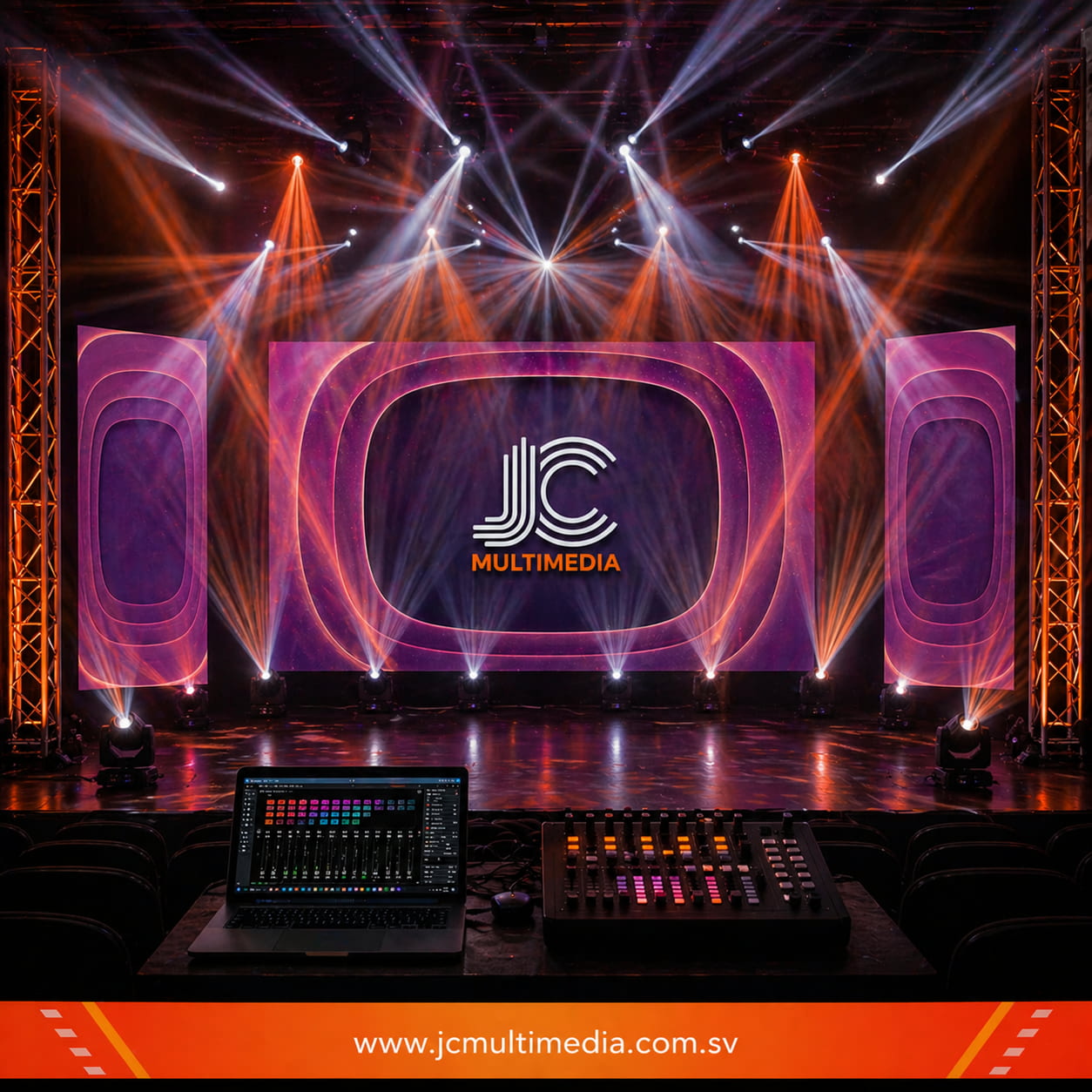 Iluminación técnica profesional con luces beam, rayos multicolor y control desde laptop en evento corporativo en El Salvador