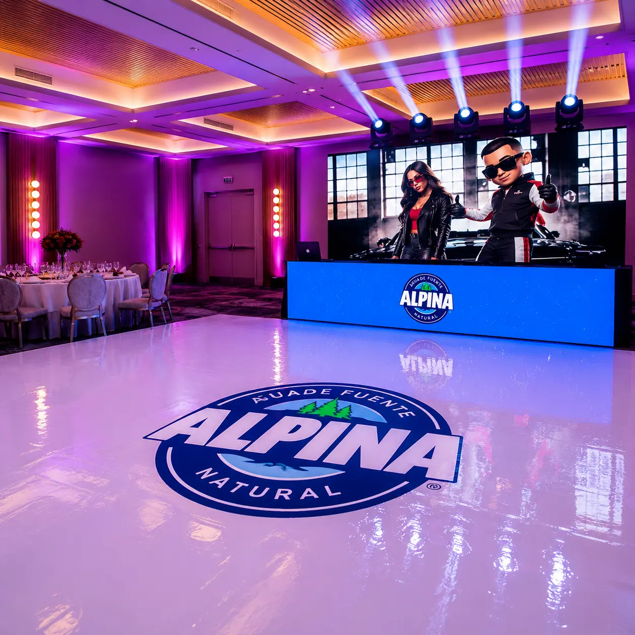 Pista de baile charol elegante en evento corporativo — JC Multimedia El Salvador
