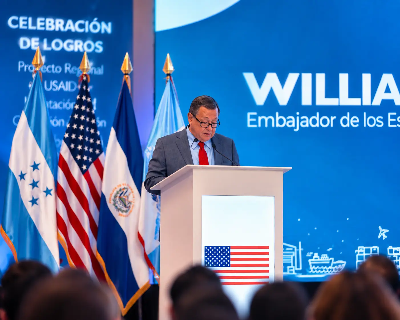 Podio digital acrílico para eventos corporativos - JC Multimedia El Salvador